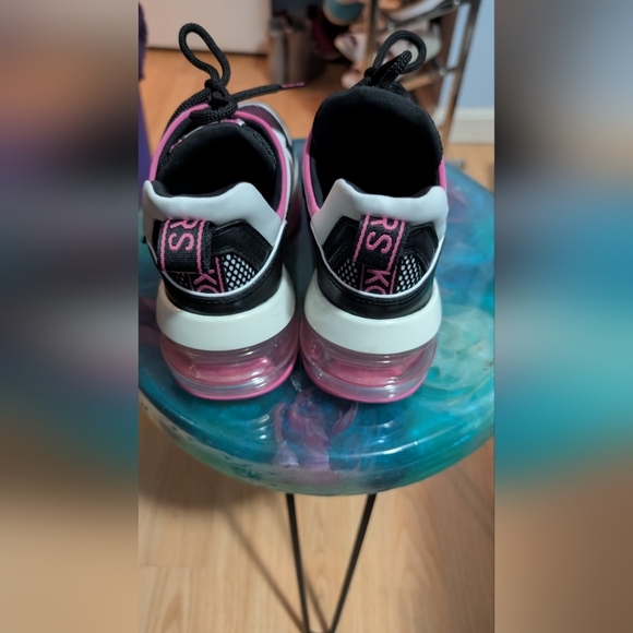 New Michael Kors Olympia Extreme Leather and Scuba Trainer Size 7 - Picture 3 of 10